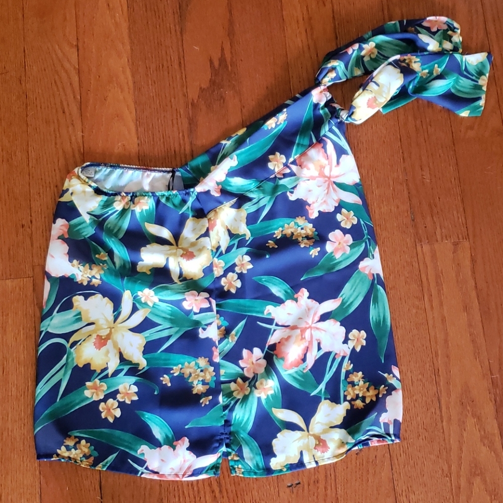 NY&Co halter button tank with flower pattern